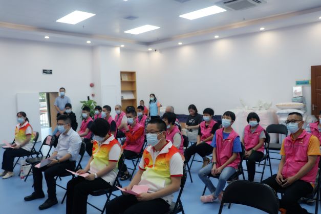 “獻愛心·揚美德”東莞建工集團慰問南城康就中心(圖2)